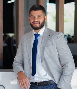Saqib Butt Off Plan & Investment Consultant