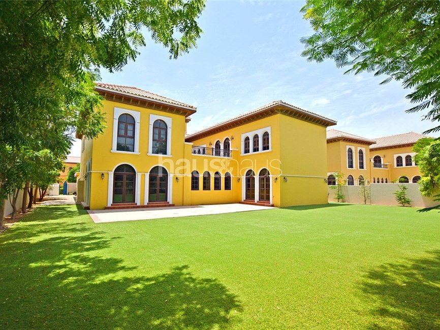 6 Bedroom villa for rent in Ponderosa - view - 1