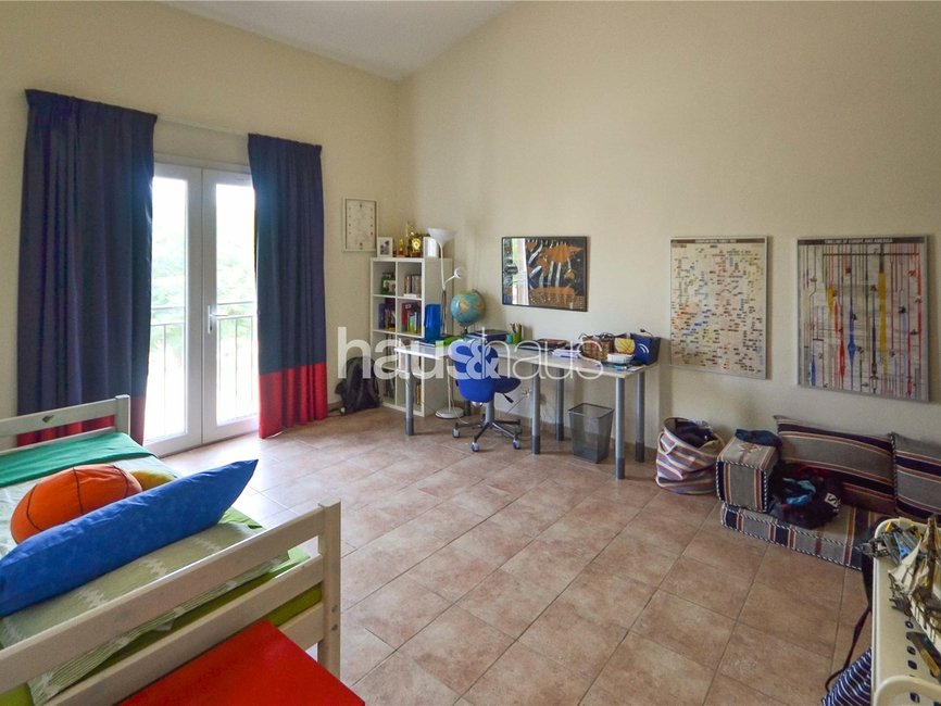 4 Bedroom townhouse for sale in Townhouses - view - 12
