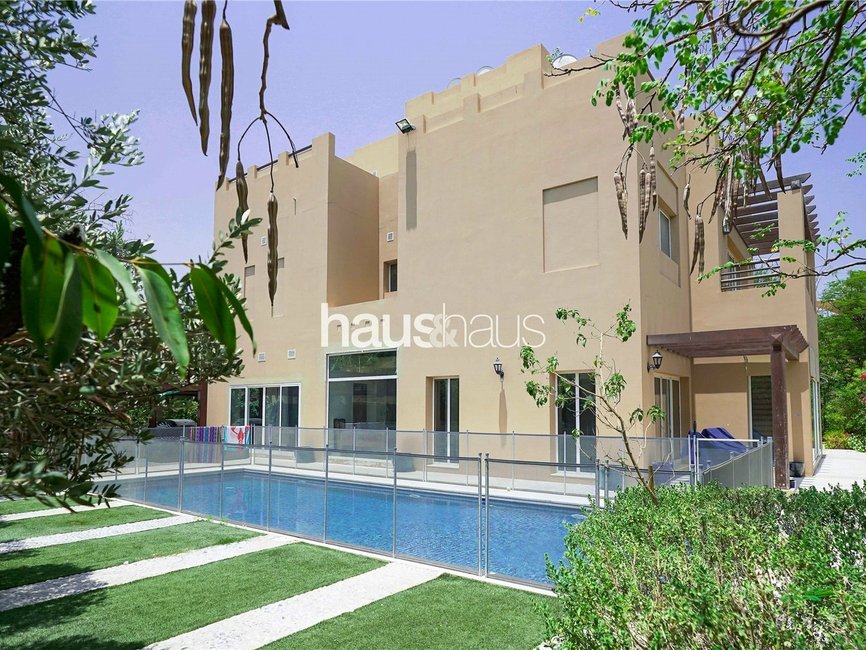 5 Bedroom villa for sale in Hattan - view - 1