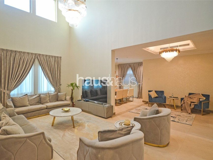 4 Bedroom villa for sale in Entertainment Foyer - view - 2