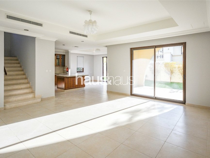 4 Bedroom villa for rent in Palma - view - 5