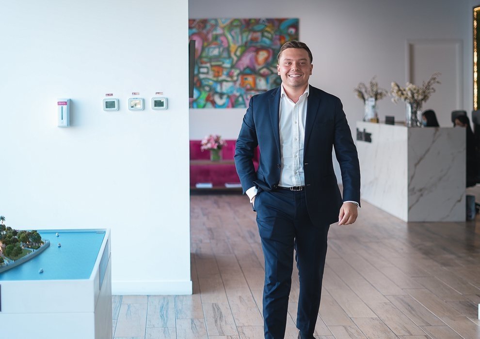 Harry White Senior Palm Jumeirah Consultant