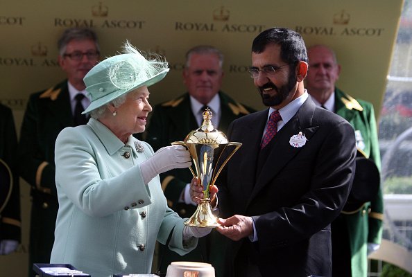 Queen Elizabeth II and HH Sheikh Mohammed bin Rashid Al Maktoum